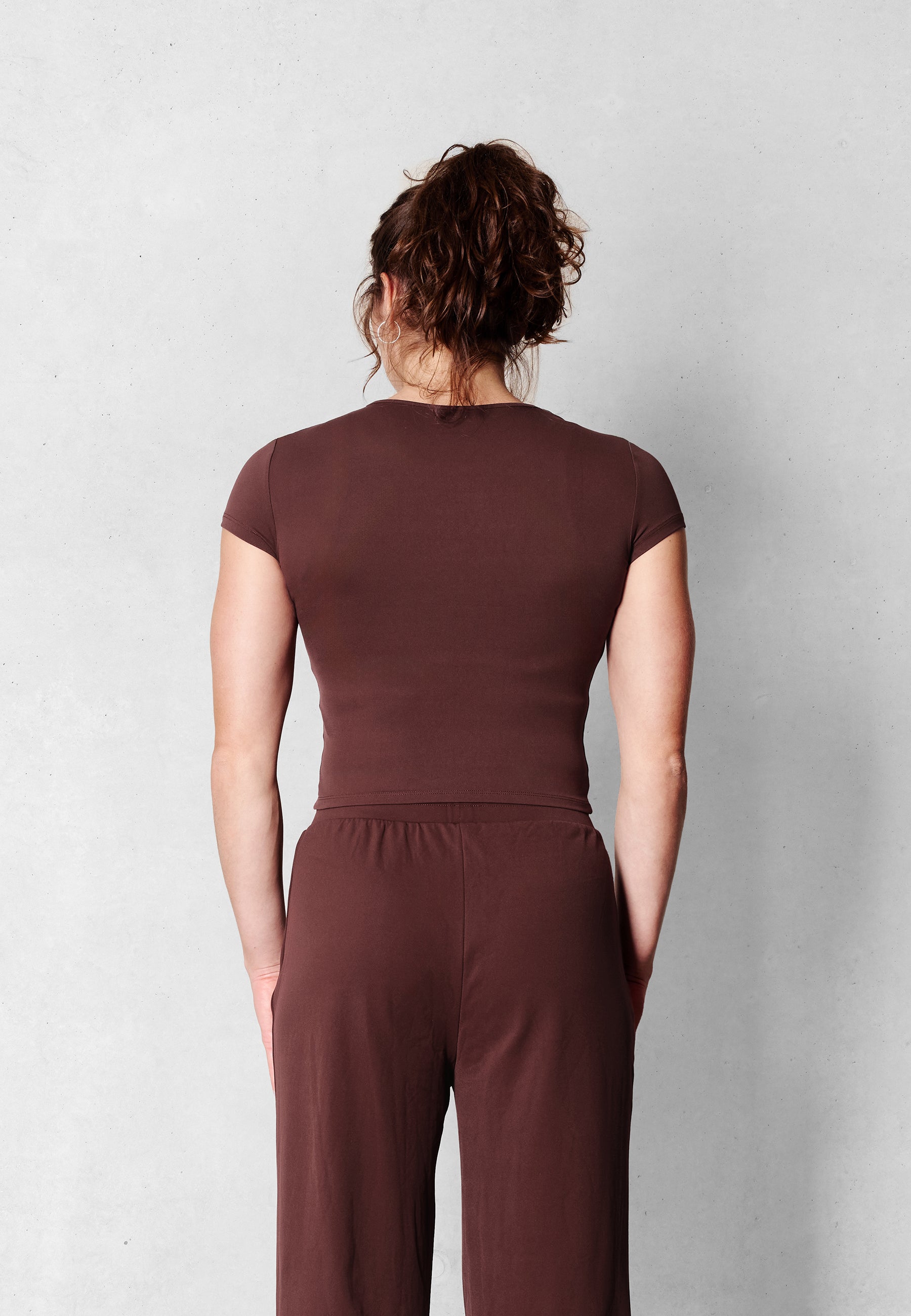 Weightless Mid Tee - Soft Parisian Brown