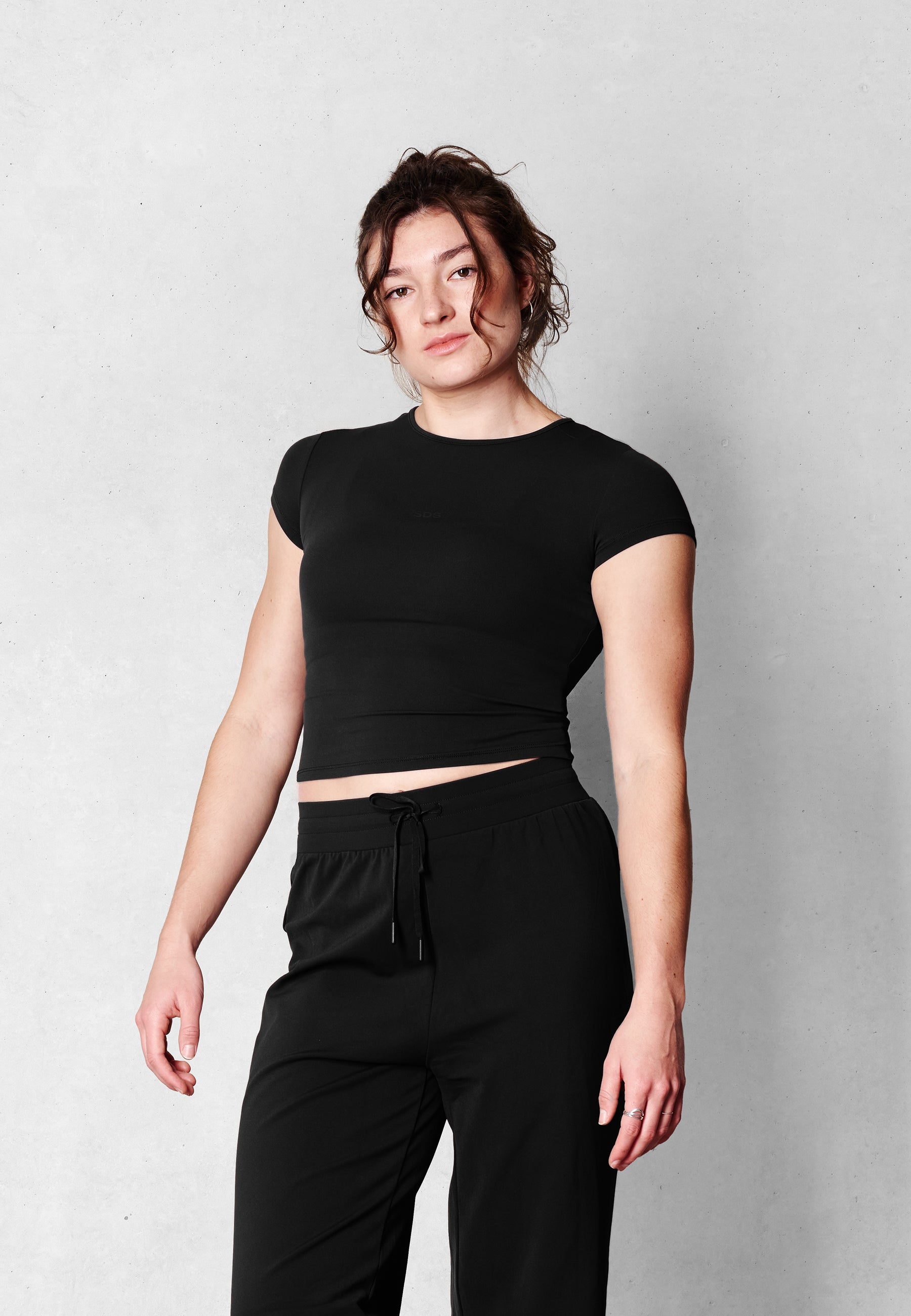 Weightless Mid Tee - Black