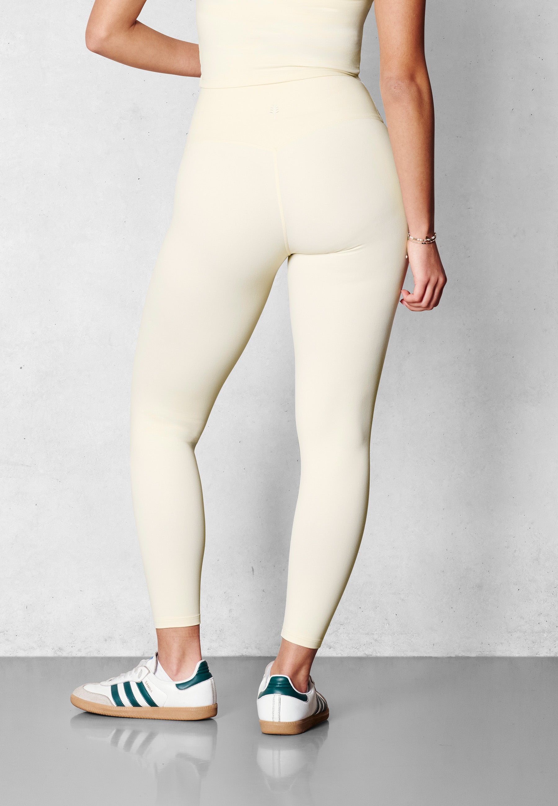 V-Shape V3 - Meringue