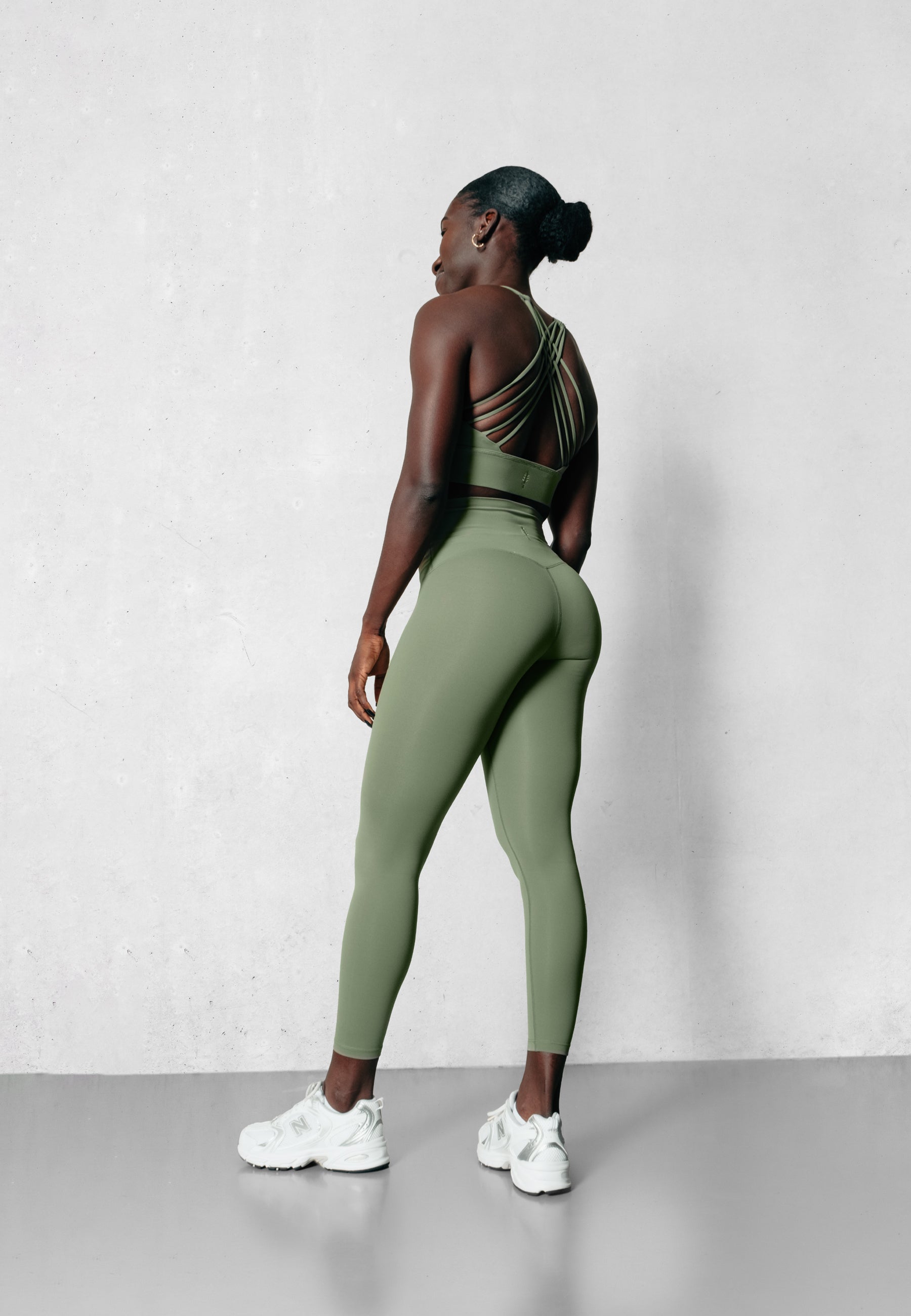 V- Shape Tights - Light Green – Swiss Designer Sport