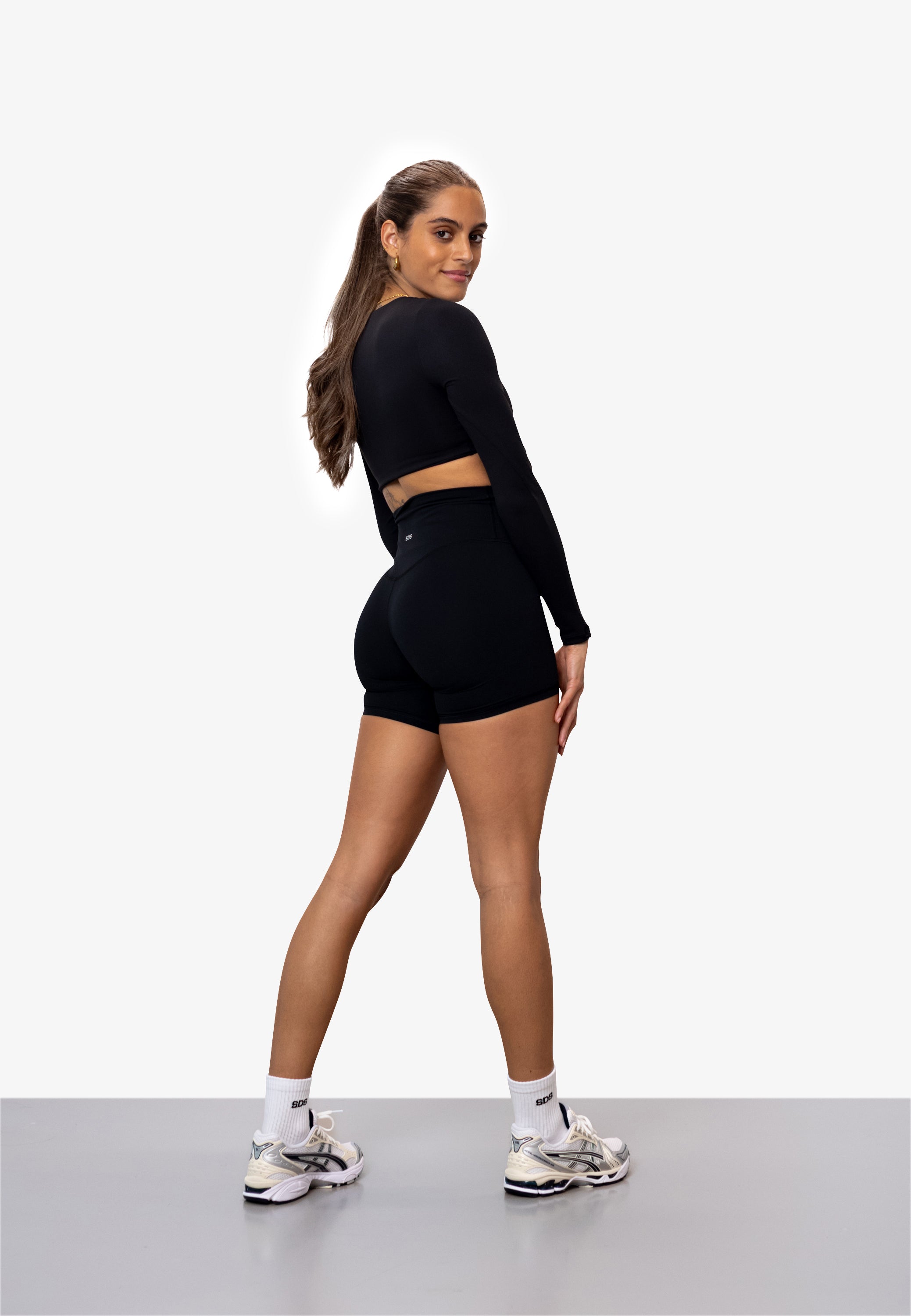 V Neck Long Sleeve Cropped - Black