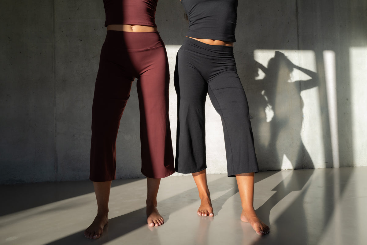 Capri Straight Leg Pants - Mid waist - Maroon