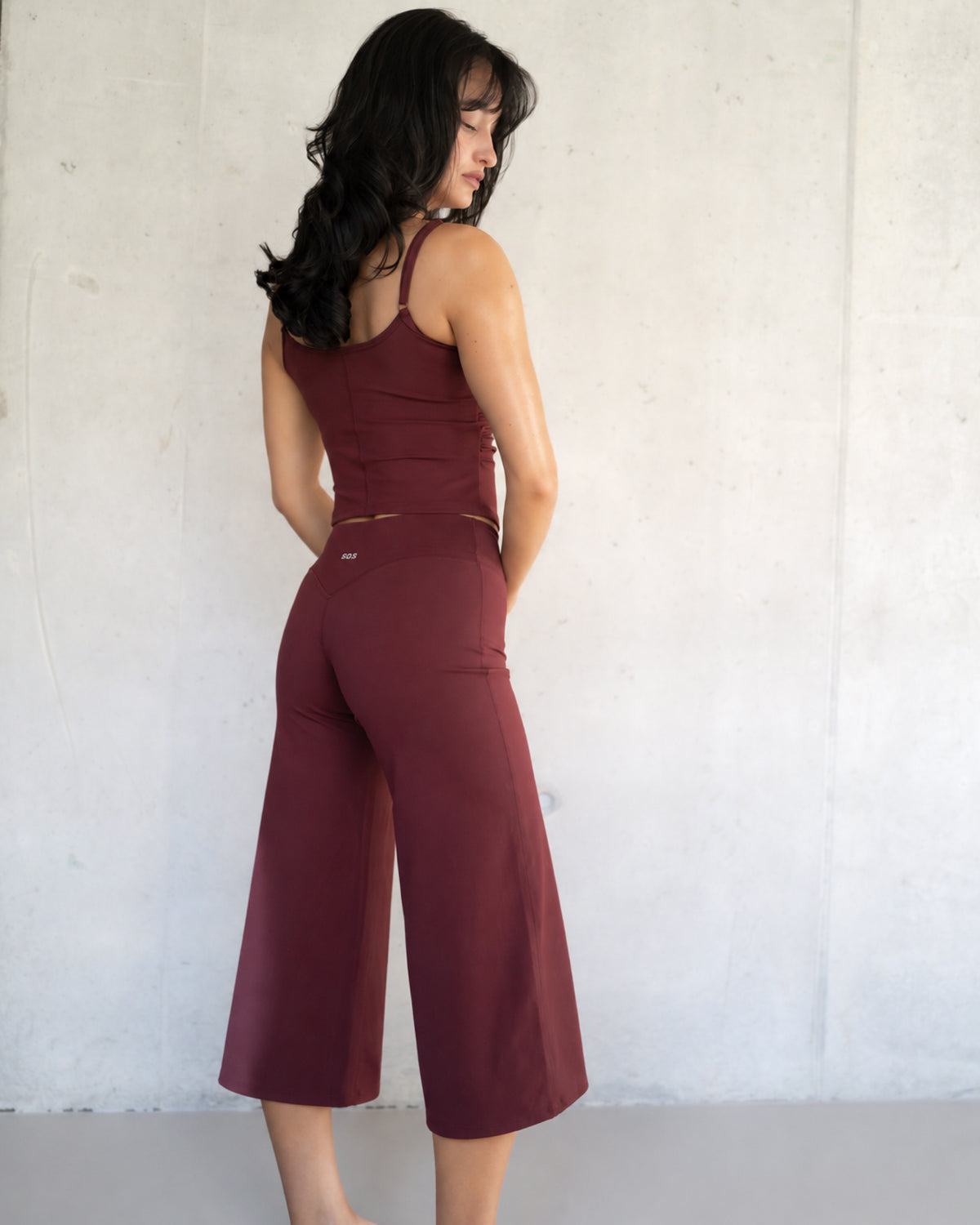 Capri Straight Leg Pants - Mid waist - Maroon