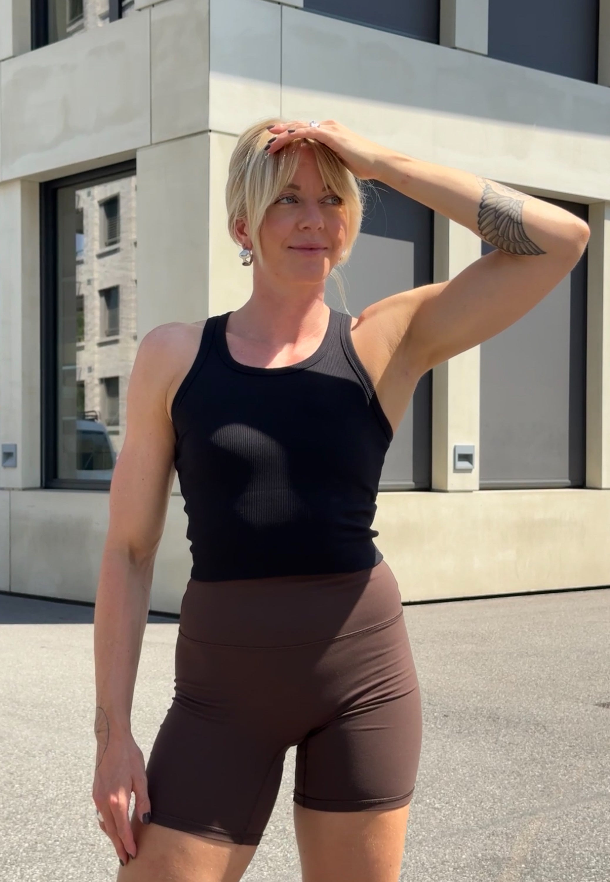 Geripptes Racer Back Crop Top - Schwarz