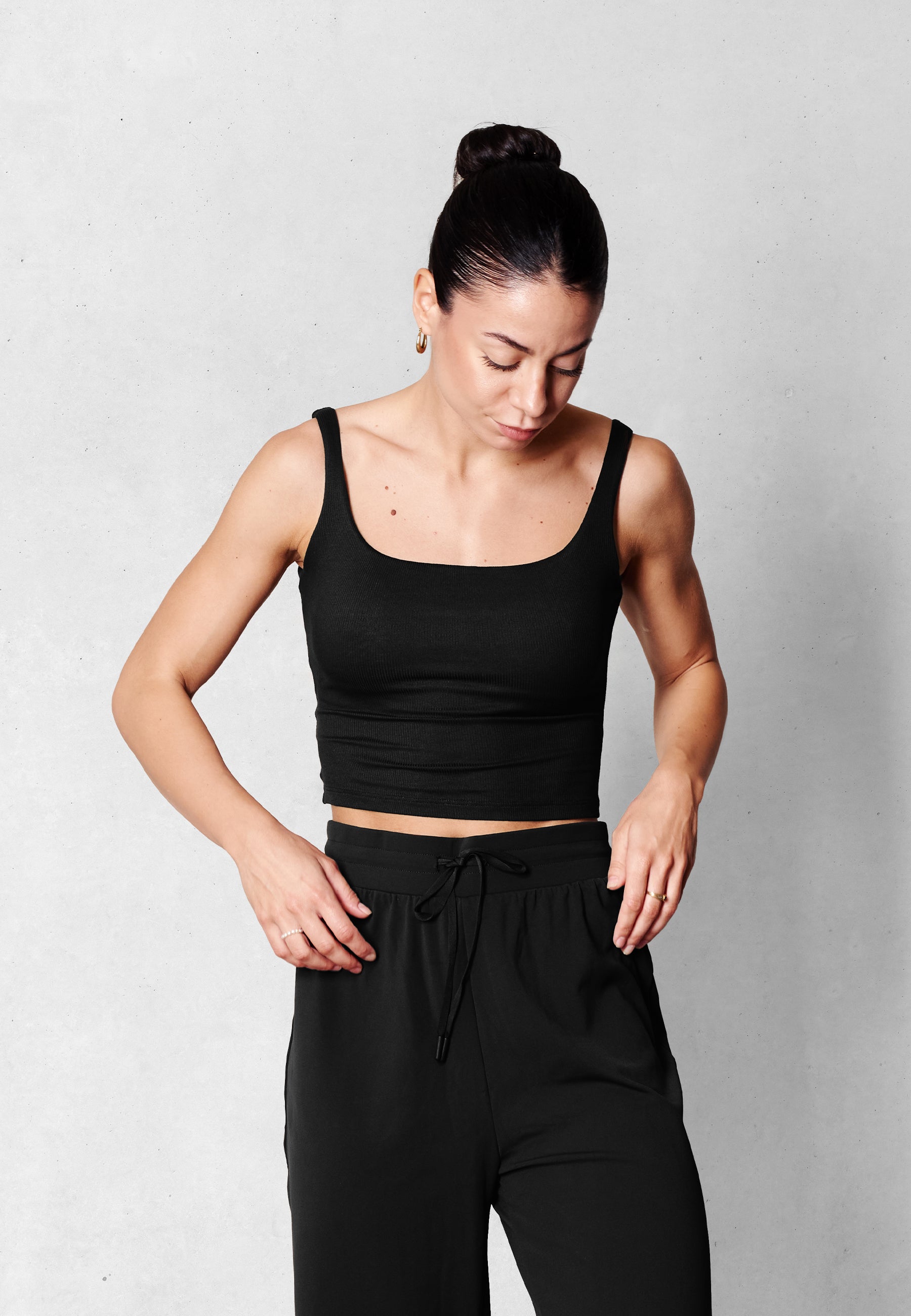 Cropped Rib Tank - Black