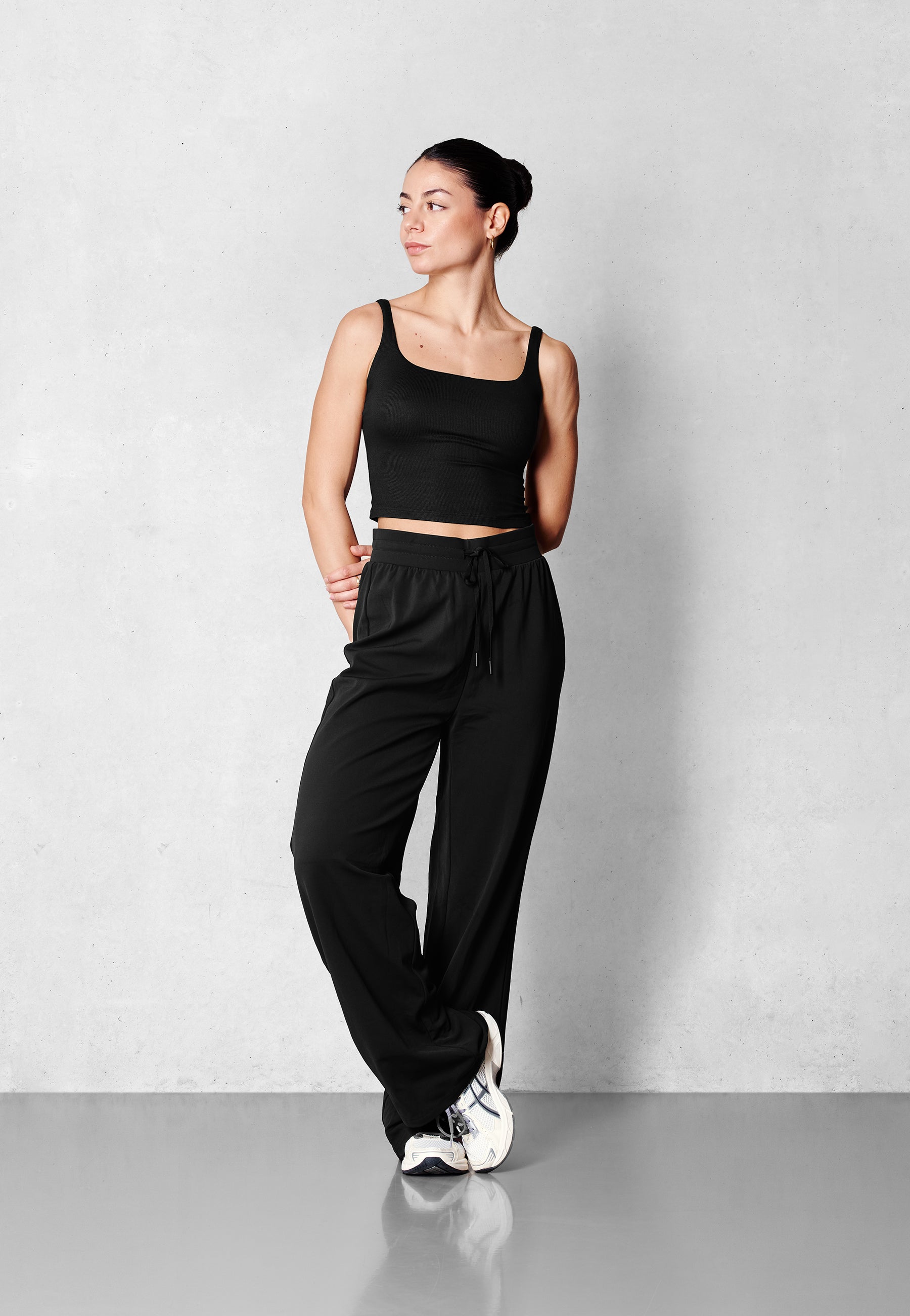 Cropped Rib Tank - Black