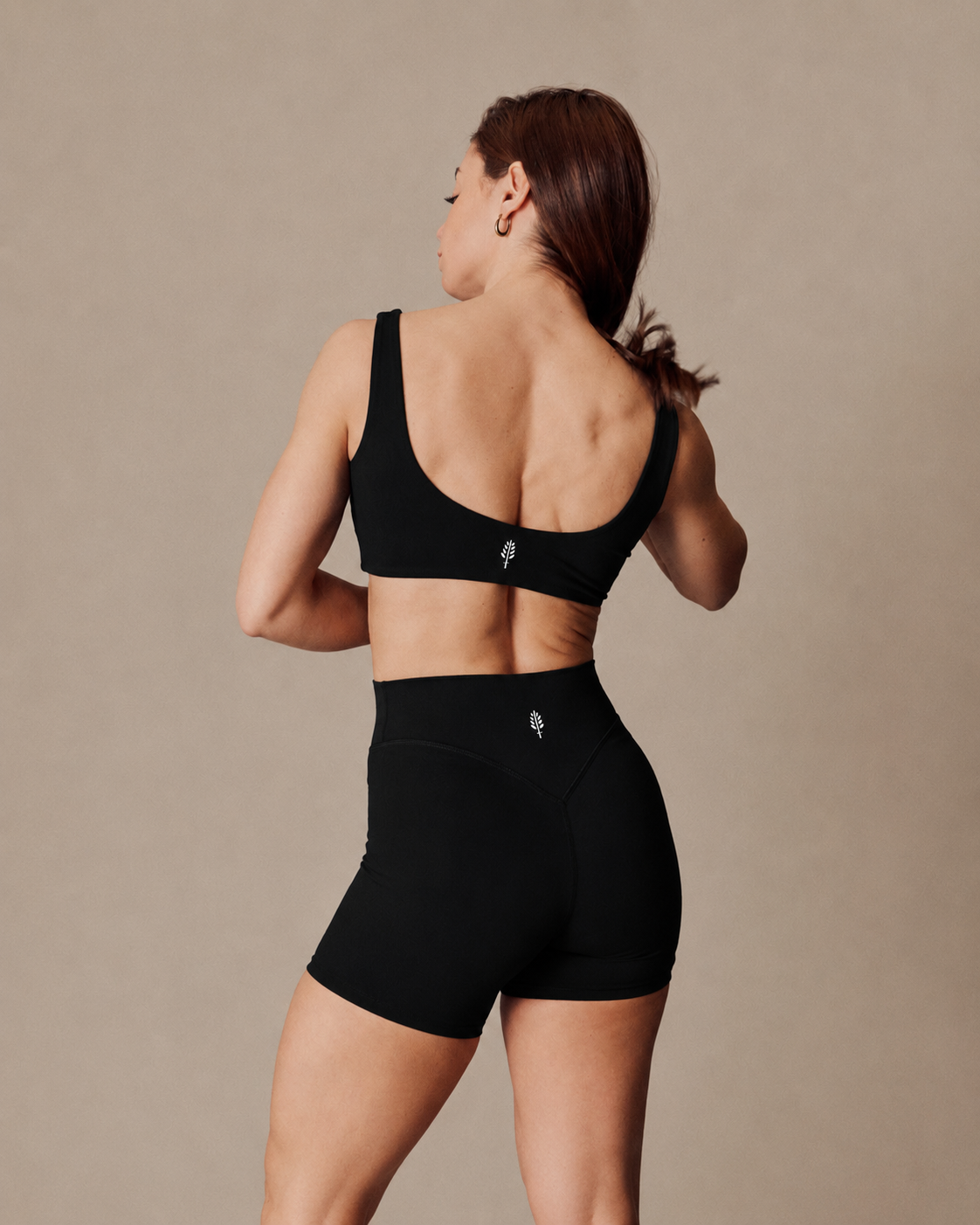 SculptFlex Shorts - Extra V-Shape Mid Length - Black