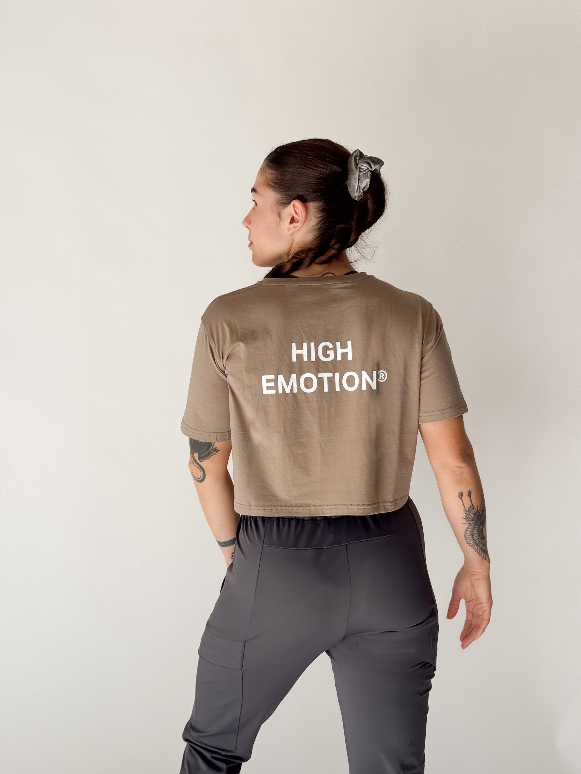 High Emotion Performance Crop T - Khaki