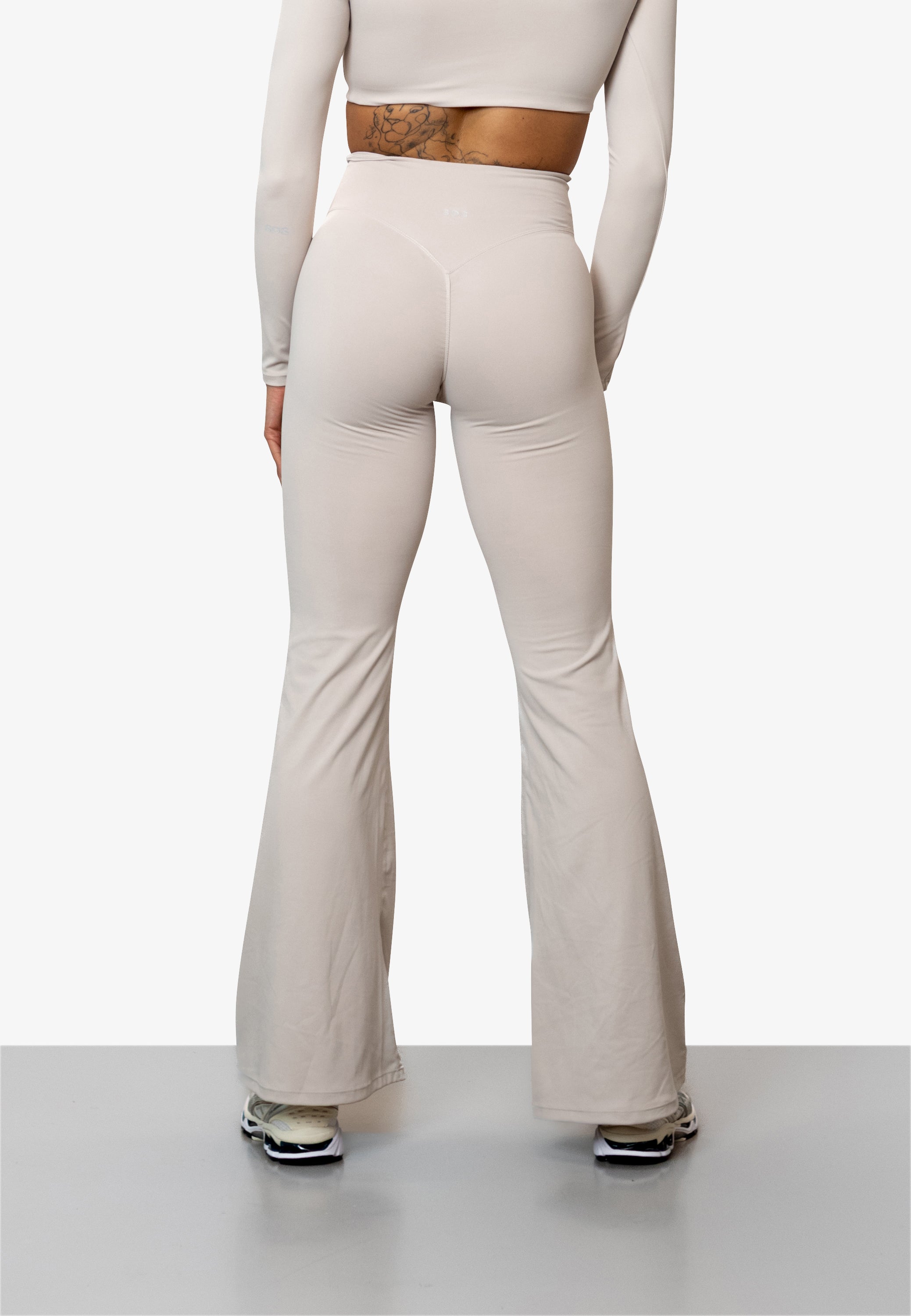 V2 Flare Leggings - Hidden Scrunch - Pearl