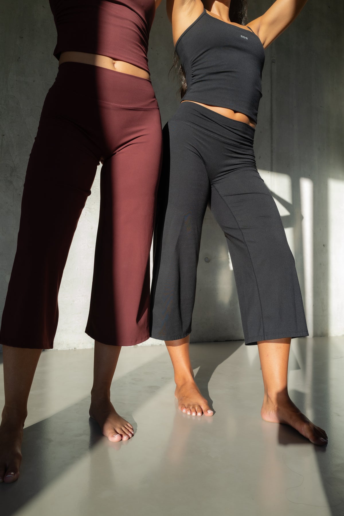 Capri Straight Leg Pants - Mid waist - Maroon