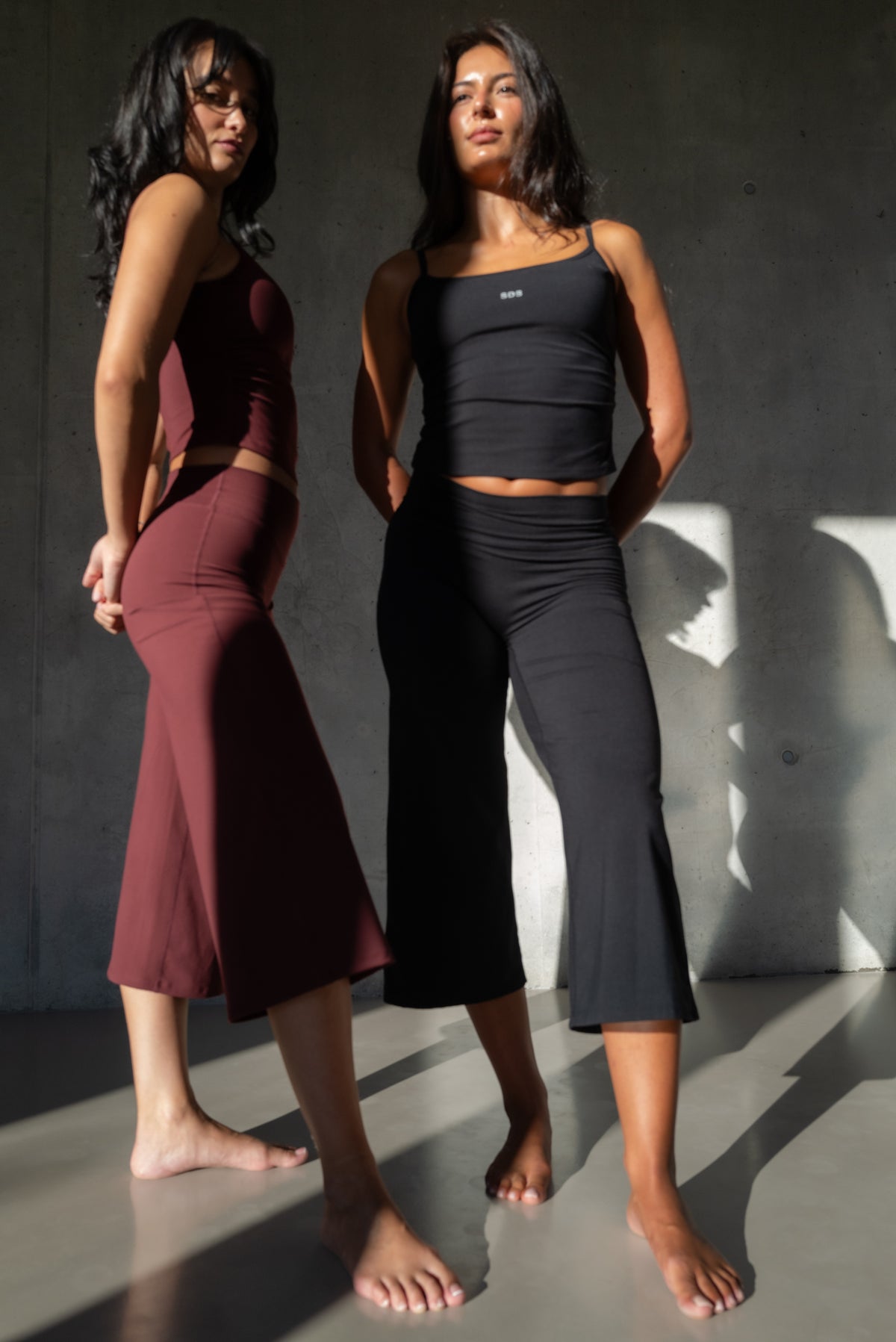 Capri Straight Leg Pants - Mid waist - Maroon